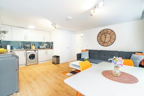 Unclassified image, 4 of 12, button - London Street, Andover, Hampshire, SP102NU, United Kingdom (Andover)
