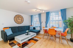 Smart TV - London Street, Andover, Hampshire, SP102NU, United Kingdom (Andover)