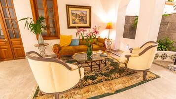 Sala de estar en el lobby