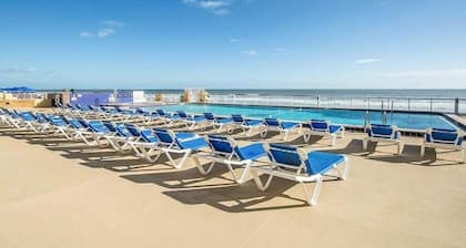 Hotel de estilo resort en Ormond Beach