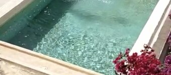 un séjour inoubliable. Surpresseur, chauffe eau, Clim , piscine, plage … jardin.