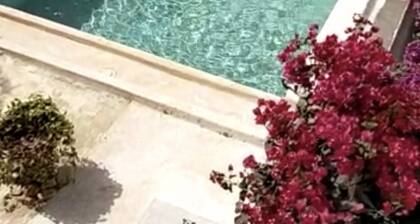 un séjour inoubliable. Surpresseur, chauffe eau, Clim , piscine, plage … jardin.