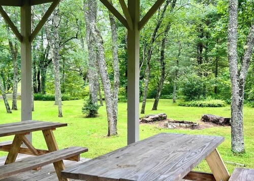 Charming Cabin Near Falls, Hiking, & Fly-Fishing
