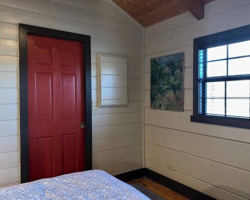 Charming Cabin Near Falls, Hiking, & Fly-Fishing