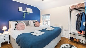 Unclassified image, 3 of 15, button - London Street, Andover, Hampshire, SP102NU, United Kingdom (Andover)