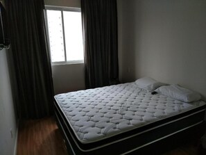 4 bedrooms, WiFi - Fit. 4 bedrooms - 3 parking spaces - New building - Central (close to everything) (Centro)