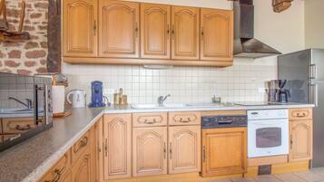 Micro-ondes, four, lave-vaisselle