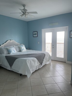 5 bedrooms, iron/ironing board, free WiFi, bed sheets