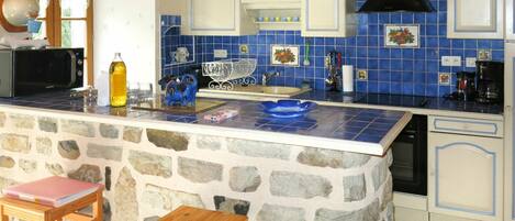 Microondas, horno y lavavajillas