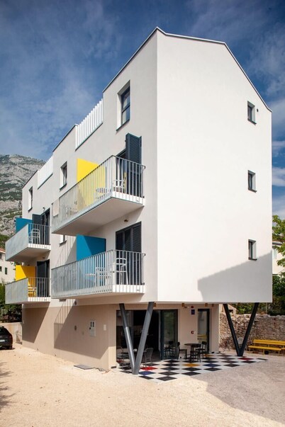 SUBTUB Hostel Makarska