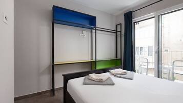 Habitación empresarial doble | Wifi gratis y ropa de cama
