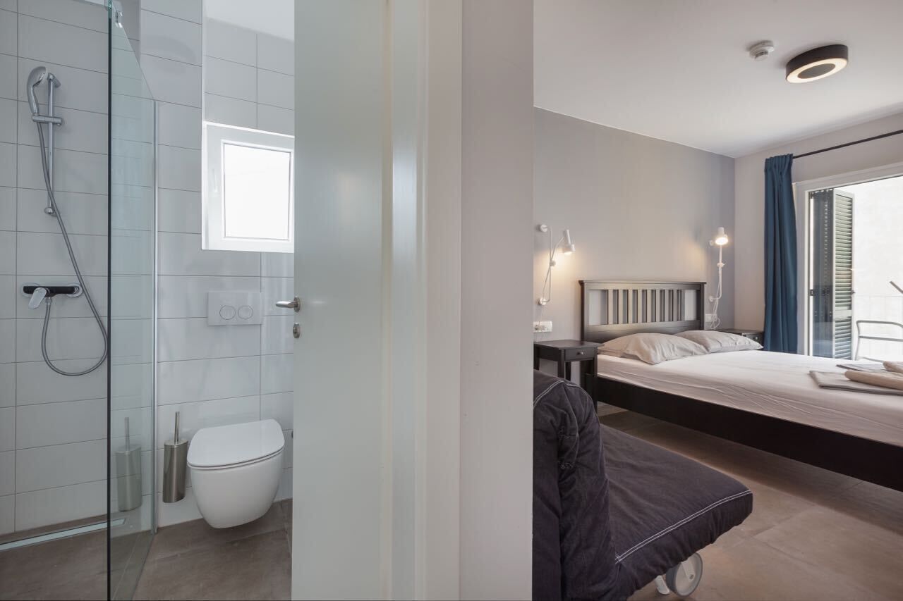 Business Triple Room | Free WiFi, bed sheets