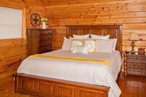 2 bedrooms, iron/ironing board, free WiFi, bed sheets - Epic View Cabin w/ Hot Tub, Games & Dollywood (Sevierville)