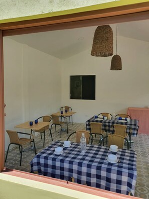 Free daily local cuisine breakfast 