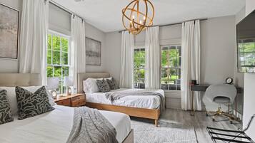 2 bedrooms, desk, iron/ironing board, WiFi