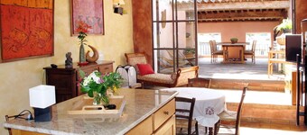 Maison de vacances privée avec WIFI, climatisation, TV, terrasse, animaux admis, parking