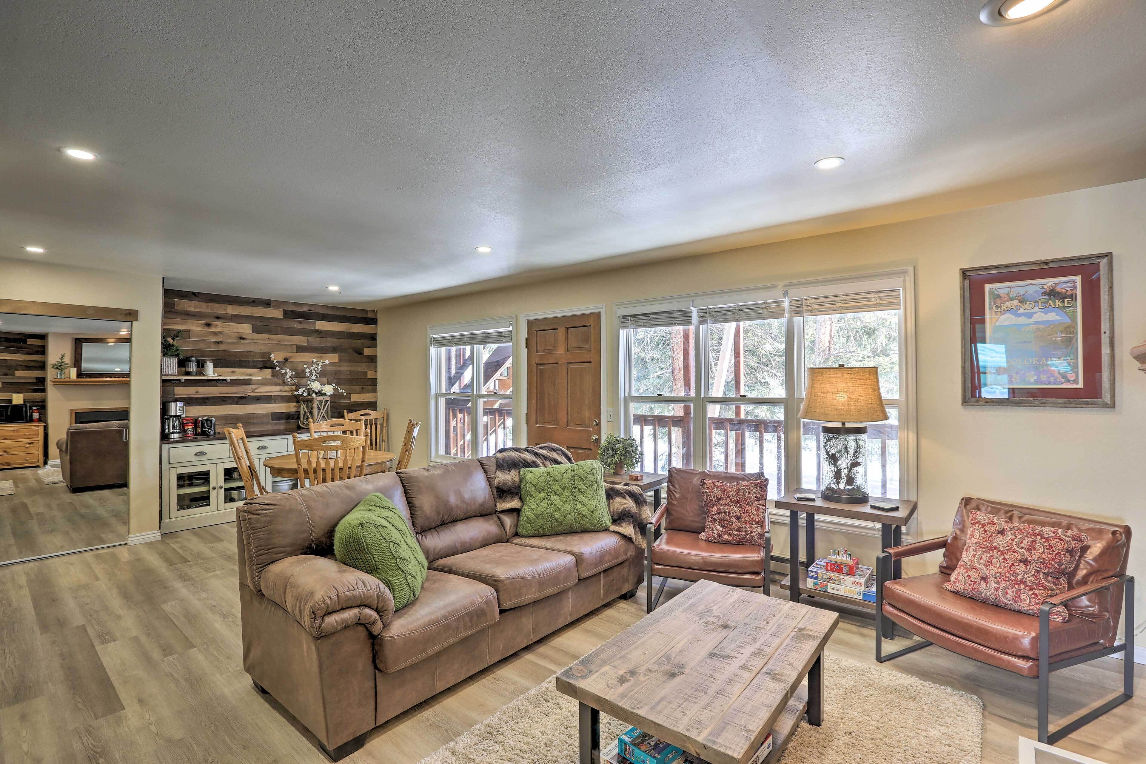 Grand Lake Vacation Rental | 1BR | 2BA | 806 Sq Ft | Stairs Required