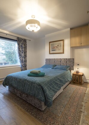 3 Schlafzimmer, Reisekinderbett, kostenloses WLAN, Bettwäsche