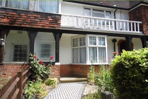 Exterior detail - Spacious Ground floor Apartment  (South Harrow)