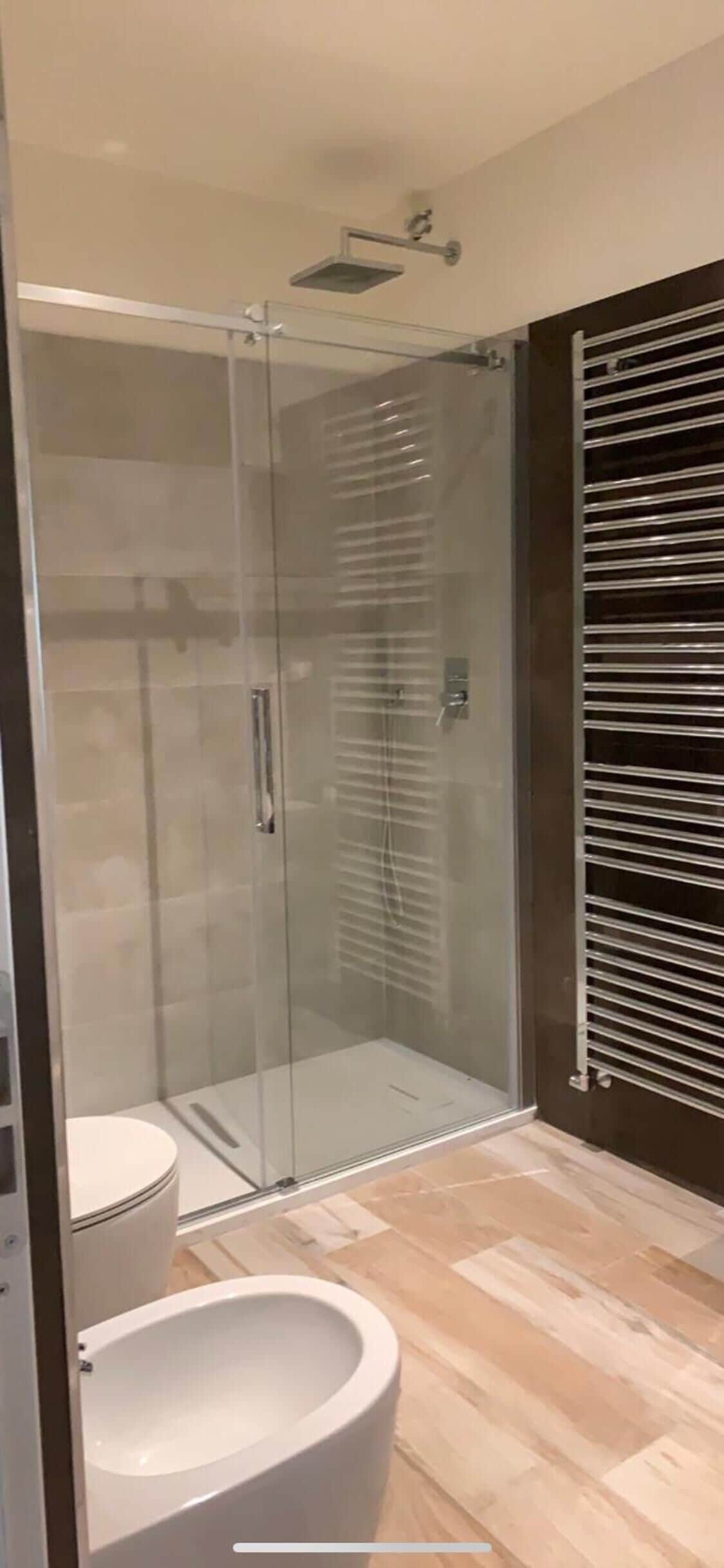 Ducha, cabezal de ducha tipo lluvia, secador de pelo, batas