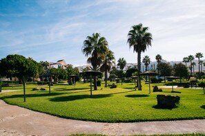 Property grounds - NEW URBANIZATION APARTMENT LUXURY DIRECT DEPARTURE TO THE SEA (Tarifa)