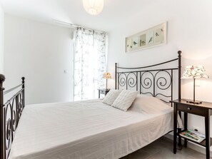 2 Schlafzimmer, Reisekinderbett, kostenloses WLAN, Bettwäsche