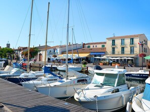 Marina - Nice apartment in villa for 4 guests with WIFI, A/C, pool, terrace and pets allowed (Sète)