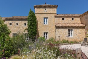 Exterior - Le Mas des Alexandrins (Uzès)