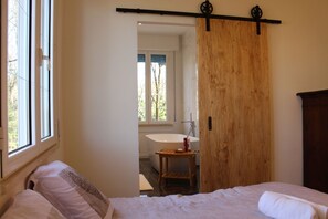 4 slaapkamers, een bureau, reisbedje, gratis wifi