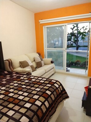 3 bedrooms, iron/ironing board, WiFi