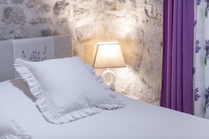 1 chambre, fer et planche Ă repasser, accĂšs Internet, draps fournis