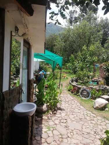 Casitas del Valle in the town of Pacacalle Urubamba