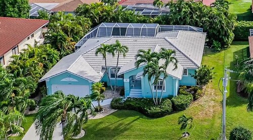 NEW Designer Beachy-Chic house 7/10 mile to beach