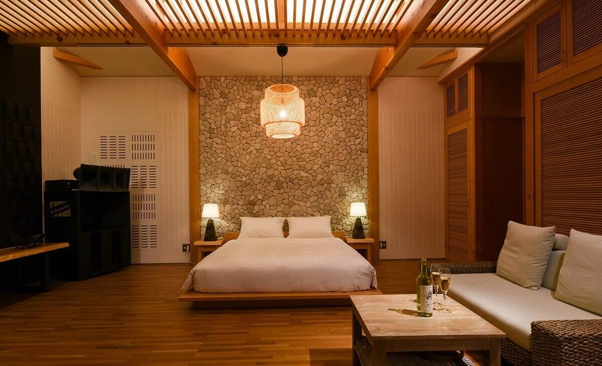 Chambre (ALTEC) | Minibar, décor unique, bureau