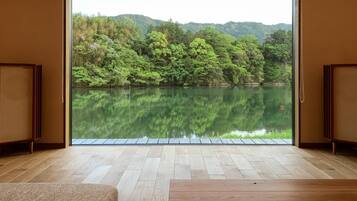 Minibar, décoration personnalisée, bureau