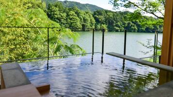 Zimmer (Western) | 2 Schlafzimmer, Minibar, individuell dekoriert, Schreibtisch