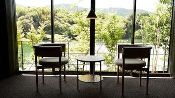 PARAGON | Living area