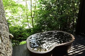 客房 (ALTEC) | 浴室 | 浴缸、泉水浴缸、免费洗浴用品、吹风机
