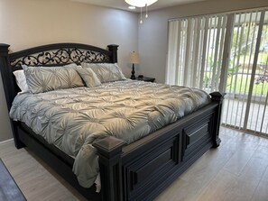 3 bedrooms, desk, iron/ironing board, travel cot - Waterfront Paradise with heated pool and access to the Gulf of America  (Port Richey)