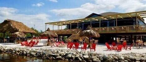 屋外ダイニングエリア