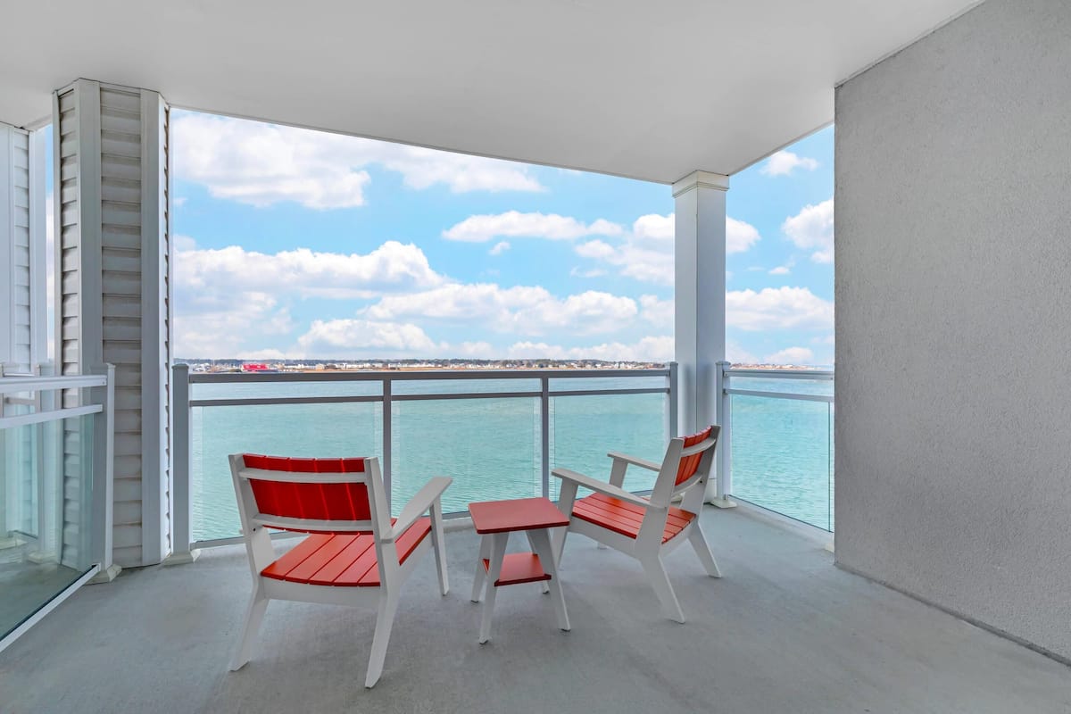 Habitación, 1 cama King size, para no fumadores | Ropa de cama de alta calidad y escritorio