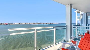 Standard Room, Multiple Beds, Non Smoking (Large) | Premium bedding, desk, laptop workspace, blackout drapes