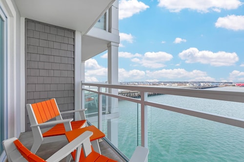 Cambria Hotel Ocean City - Bayfront