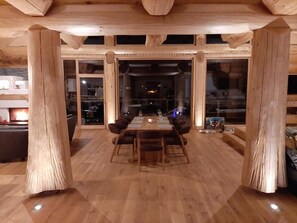 Appartement royal | Repas dans la chambre