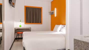 Zimmer, 2 Einzelbetten | Schreibtisch, kostenloses WLAN, Bettwäsche