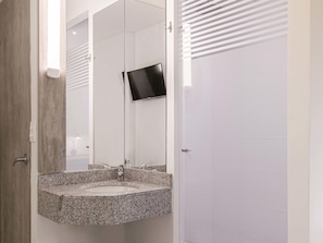 Habitación, 1 cama doble | Escritorio, wifi gratis, ropa de cama