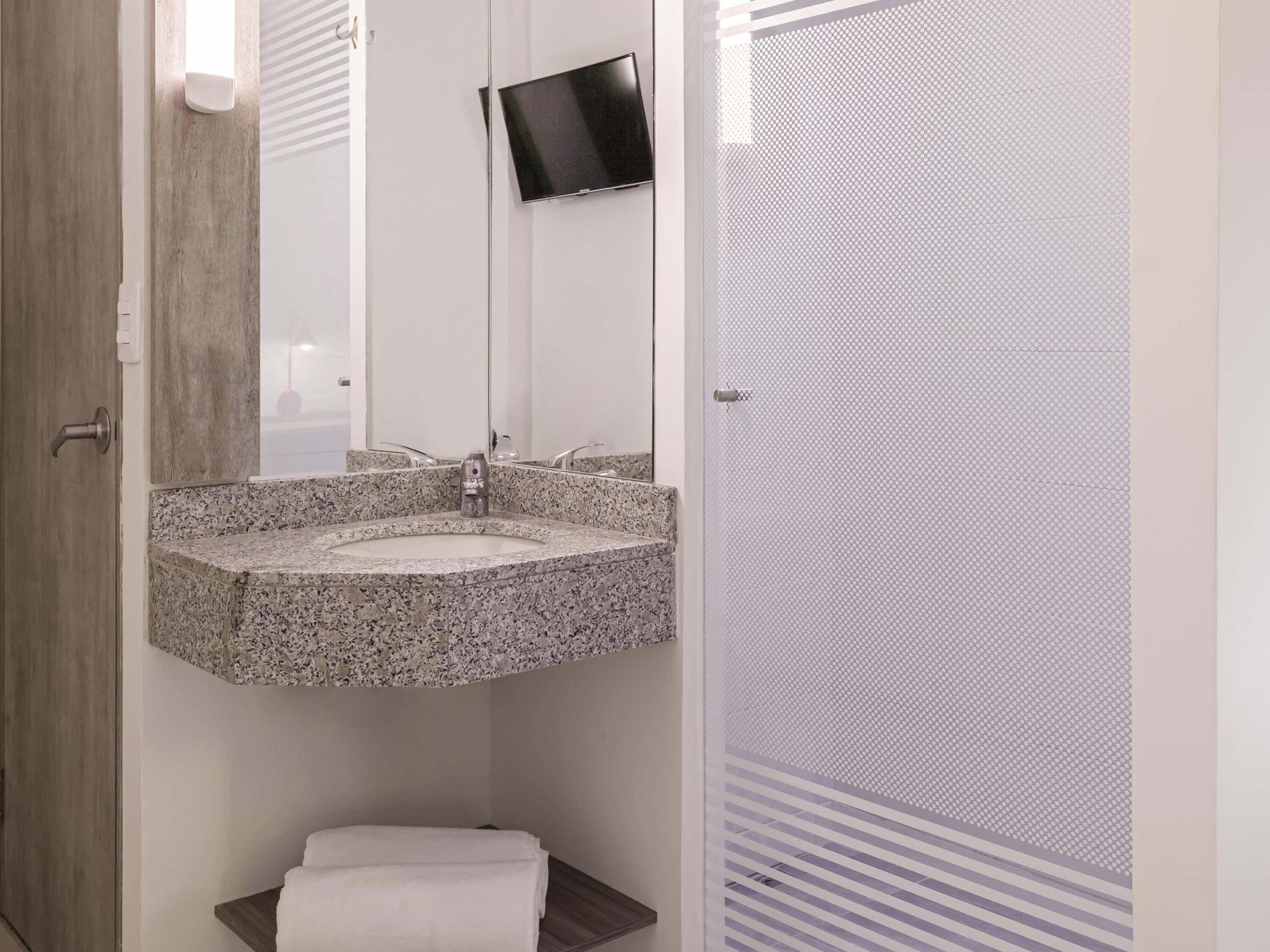 room, 2 single beds | desk, free wifi, bed sheets