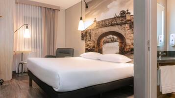 In-room safe, desk, laptop workspace, soundproofing