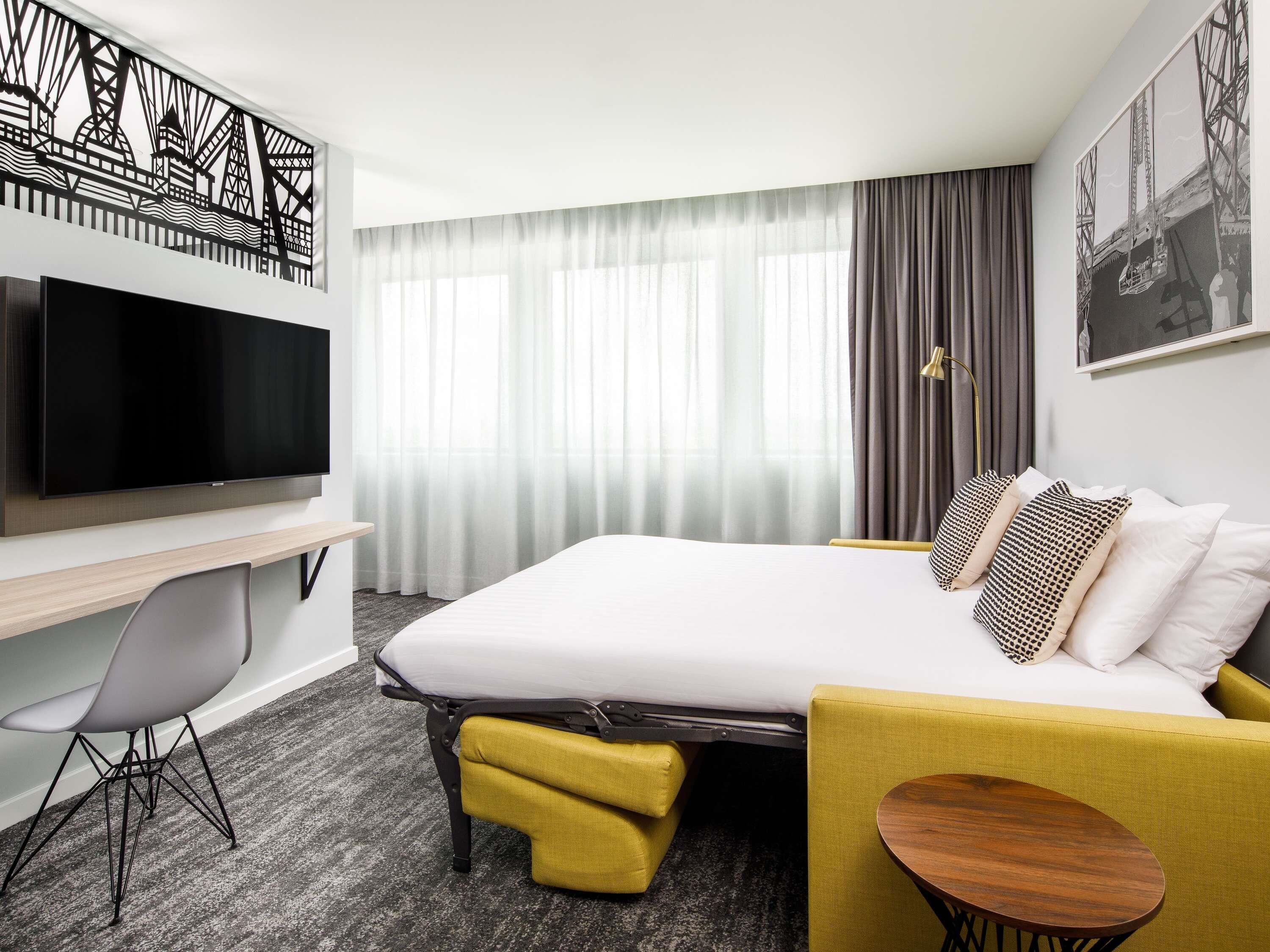 Junior Suite, 1 Double Bed with Sofa bed | Egyptian cotton sheets, premium bedding, Select Comfort beds