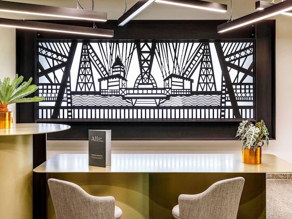 Exterior - Mercure Newport Hotel (Newport)